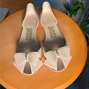 Salvatore Ferragamo Cream Peep Toe Flats with Bow